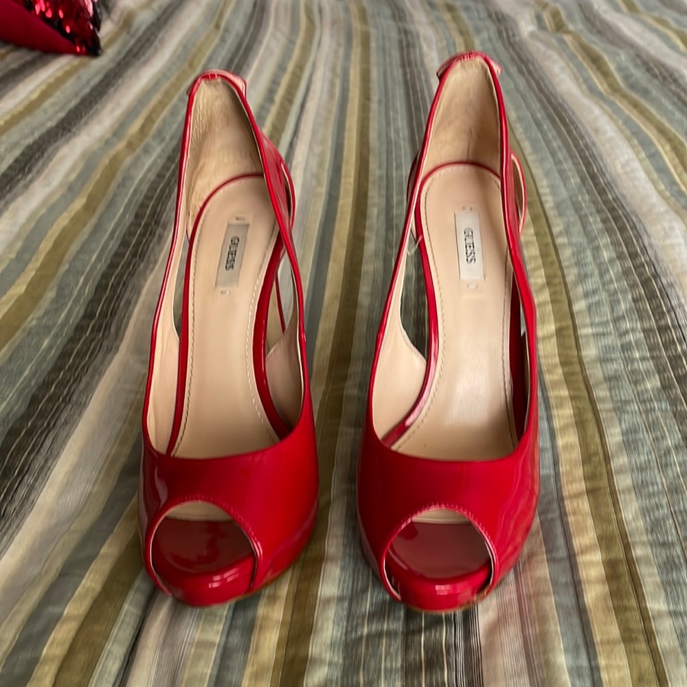 Guess brand. 10 sz. Red heels